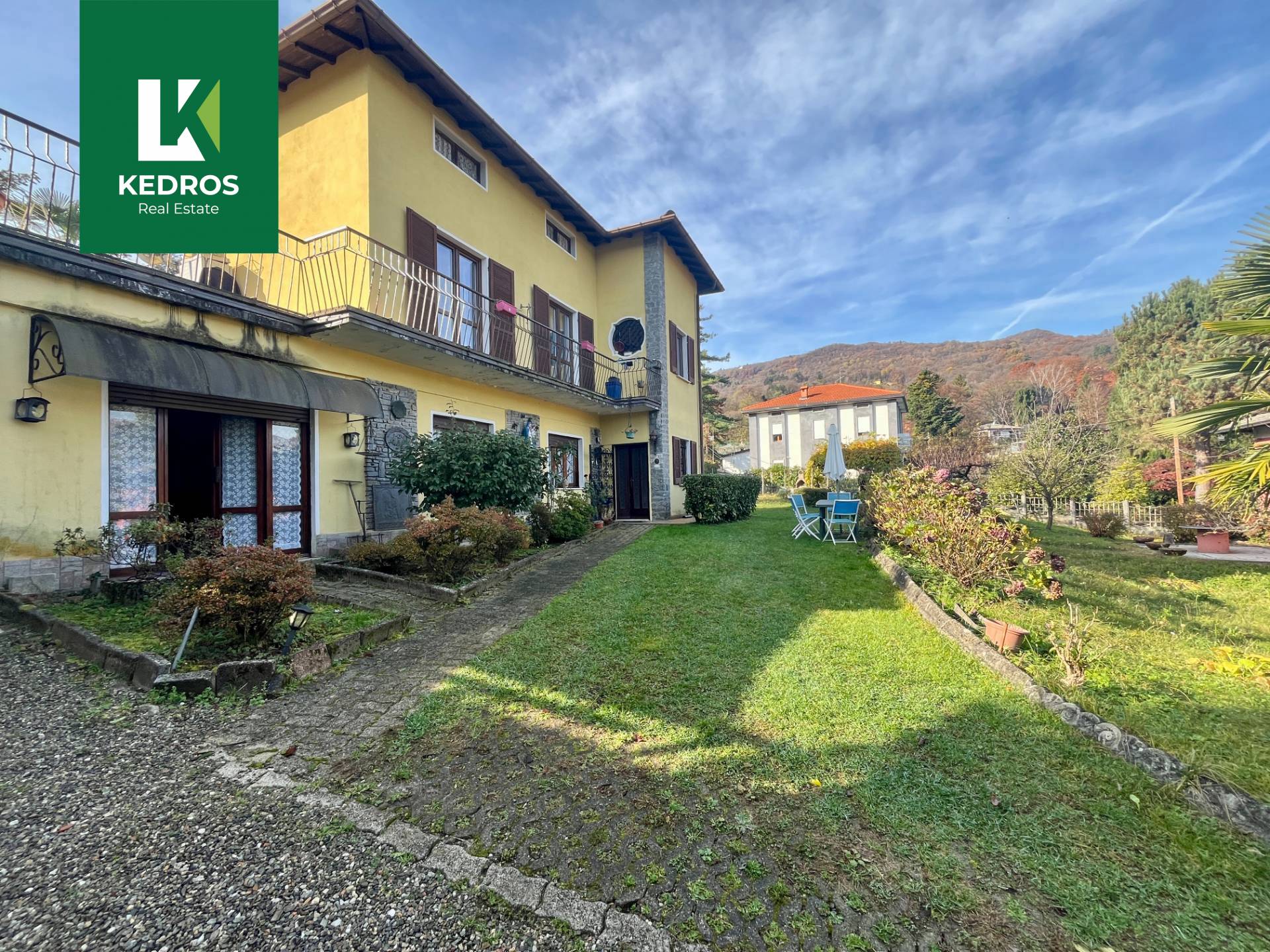 Villa in vendita a Cadegliano-Viconago, Cadegliano