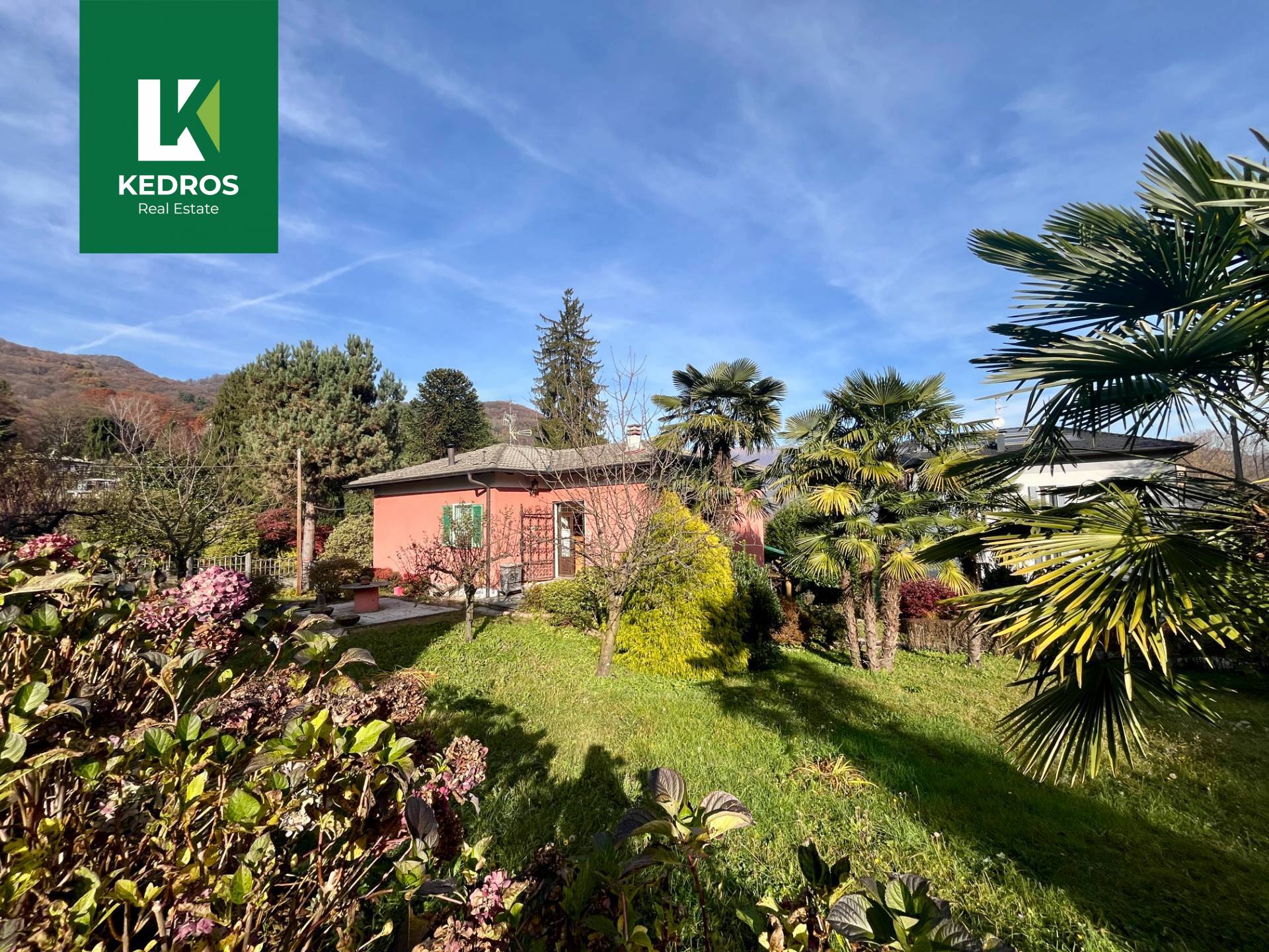 Villa in vendita a Cadegliano-Viconago