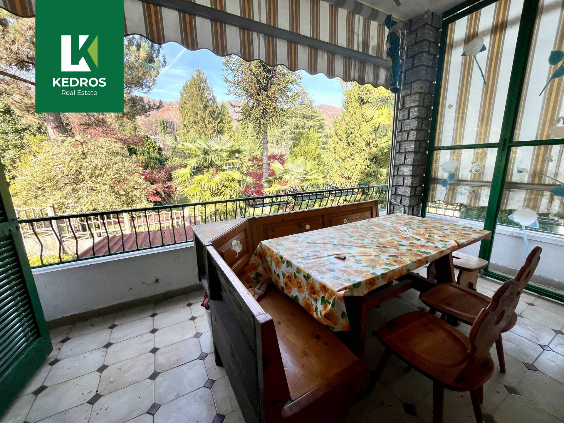 Villa in vendita a Cadegliano-Viconago