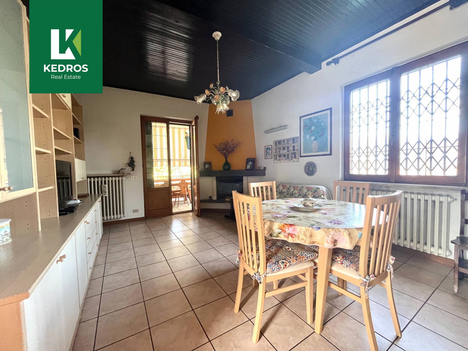 Villa in vendita a Cadegliano-Viconago