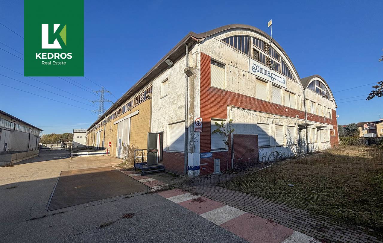 Capannone Industriale in vendita a Caronno Pertusella