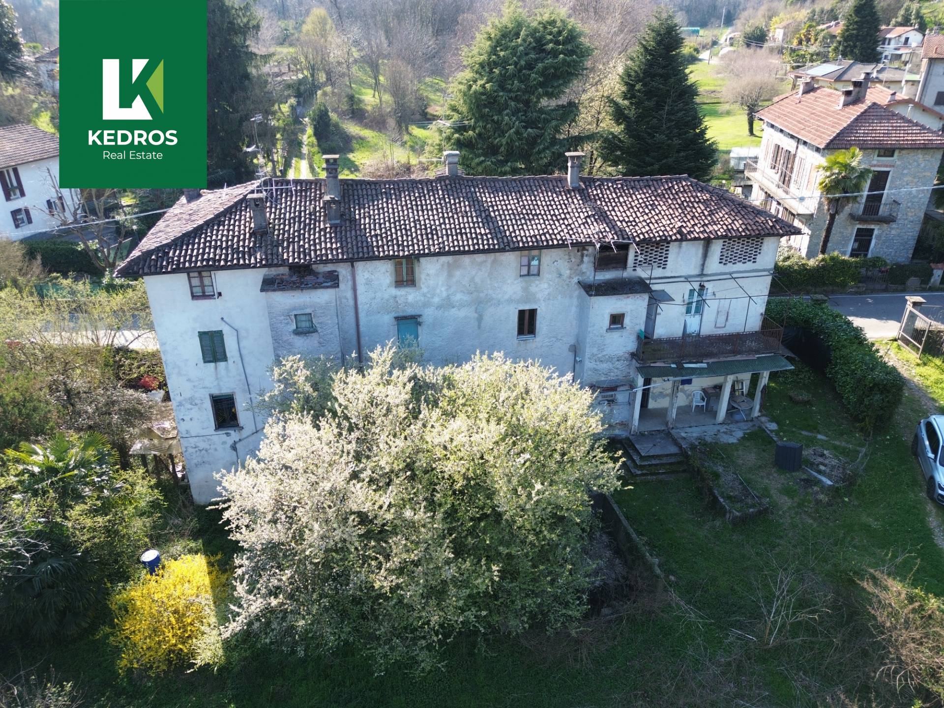 Terreno edificabile in vendita a Laveno-Mombello, Mombello