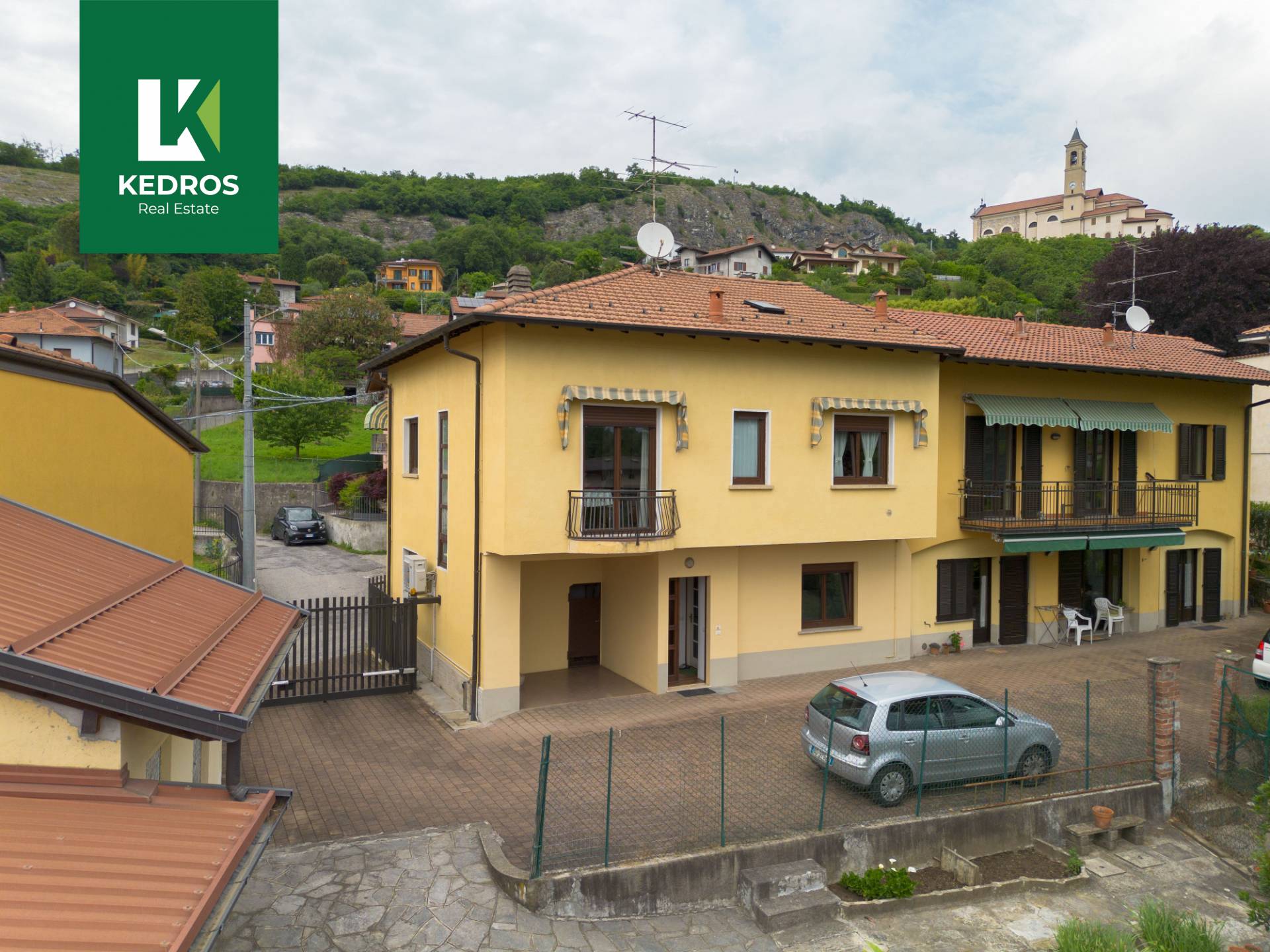 Casa semindipendente in vendita a Caravate