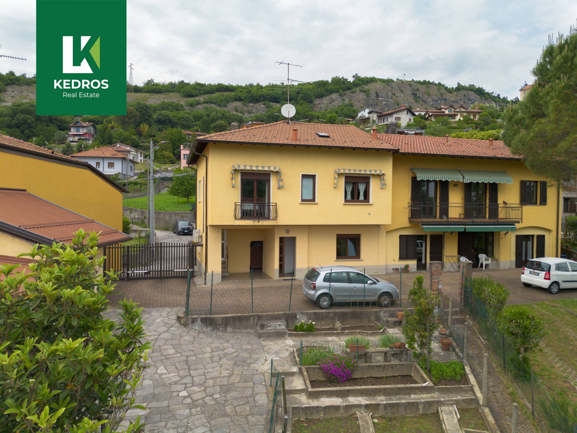 Casa semindipendente in vendita a Caravate