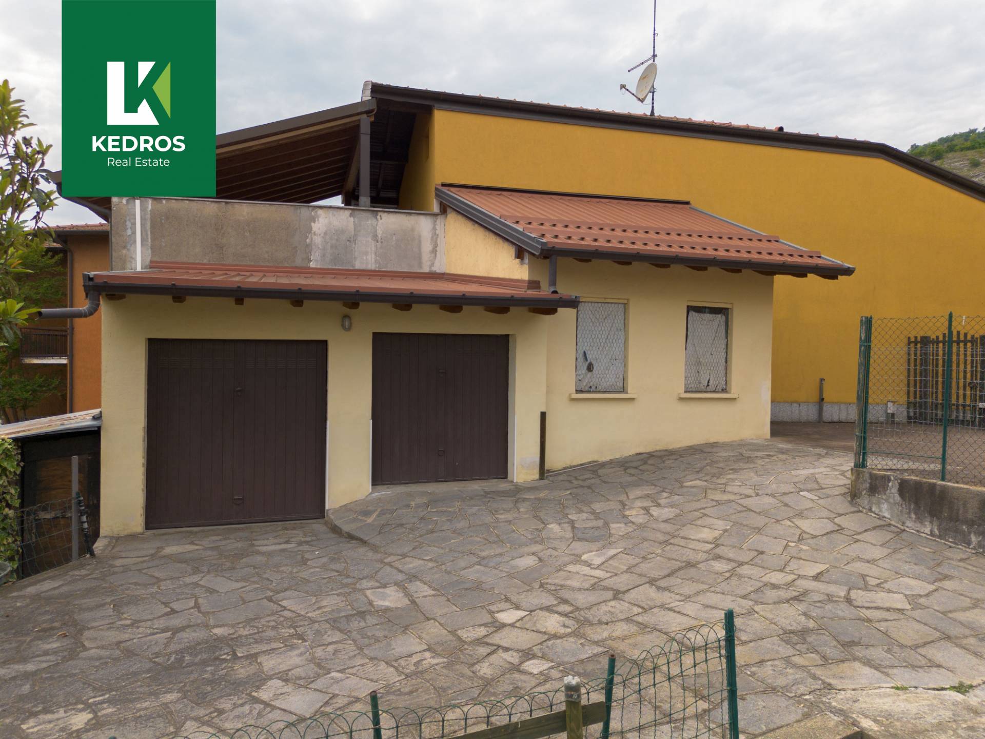 Casa semindipendente in vendita a Caravate