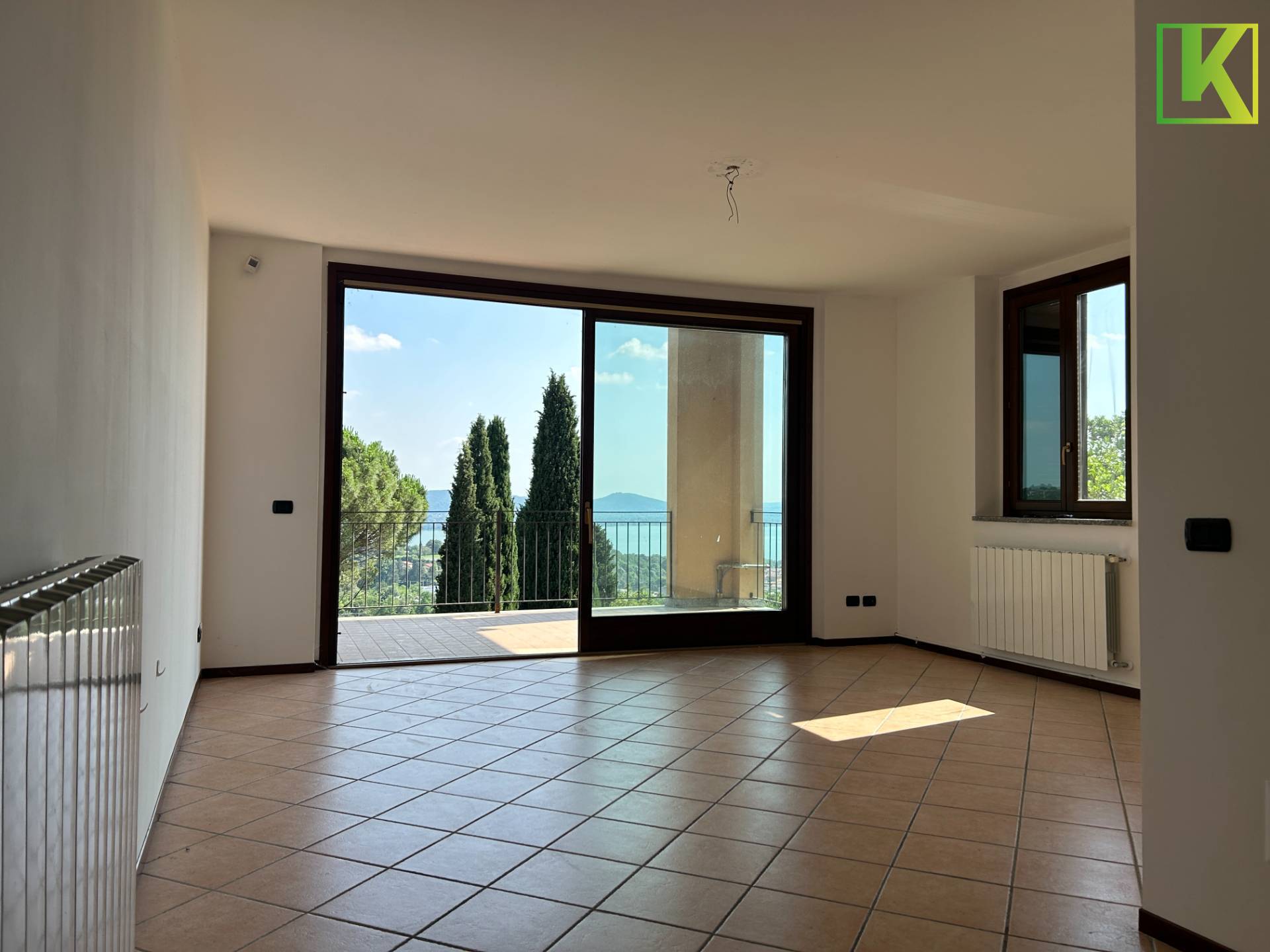 Appartamento Trilocale in affitto a Comerio