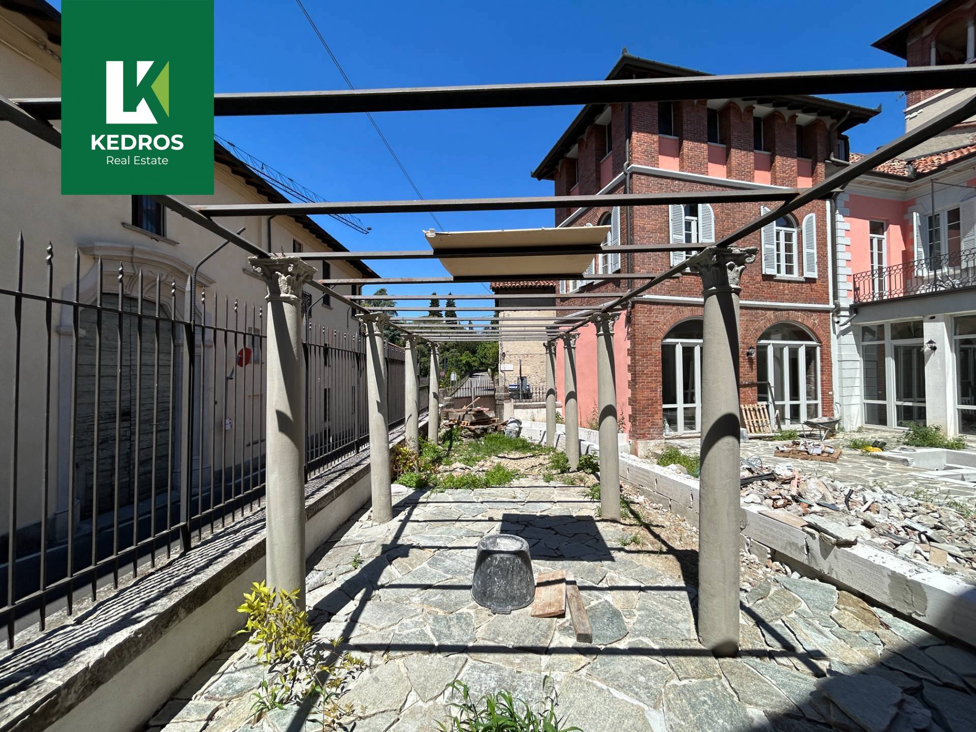 Casa semindipendente in vendita a Besozzo