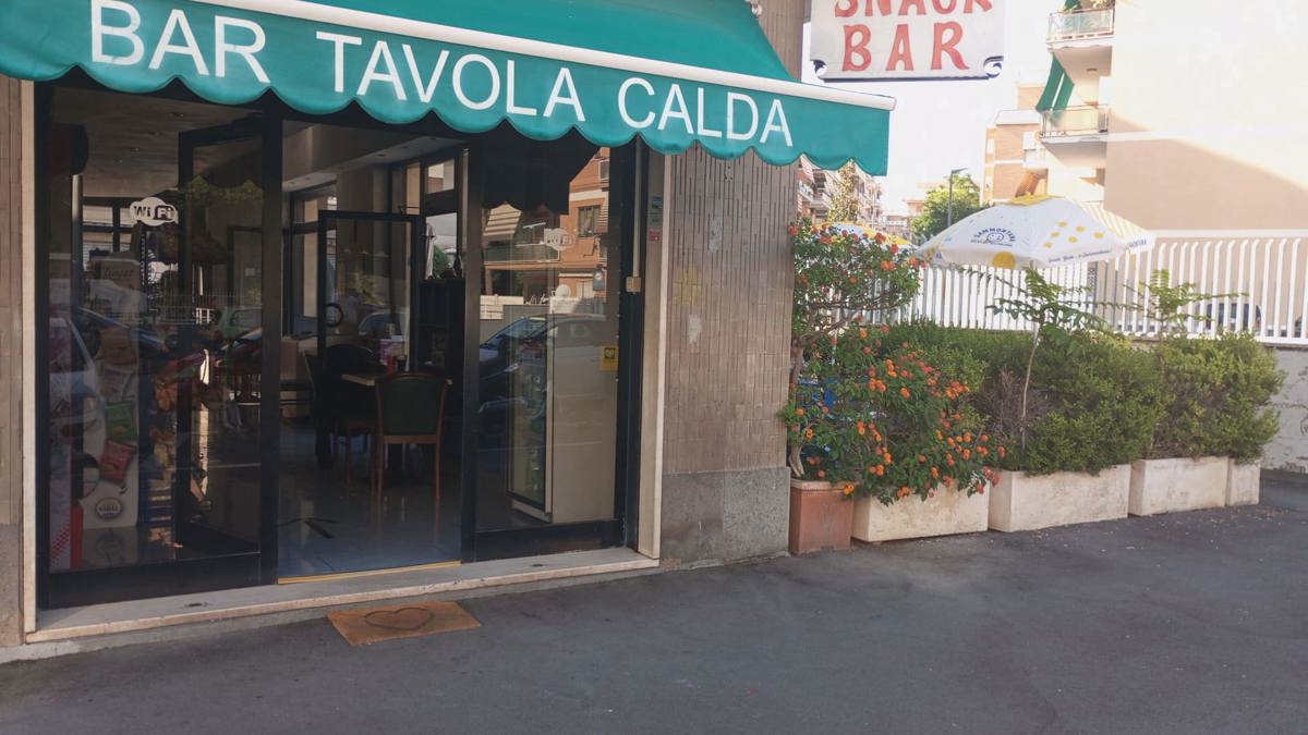 Attivit commerciale Bar e tabacchi in vendita a Roma