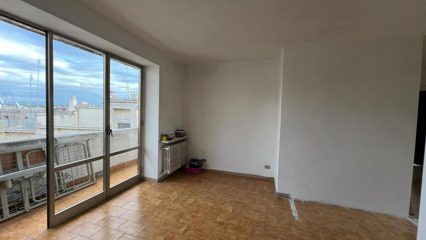 Attico da ristrutturare a Roma