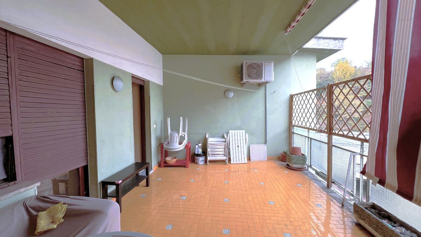 Trilocale da ristrutturare a Roma