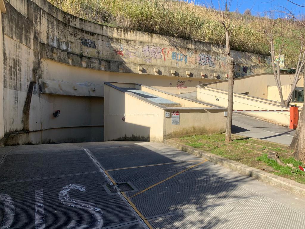 Box/Garage 15mq in vendita a Roma