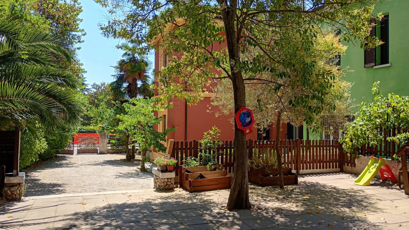Stabile/Palazzo con giardino a Pescara