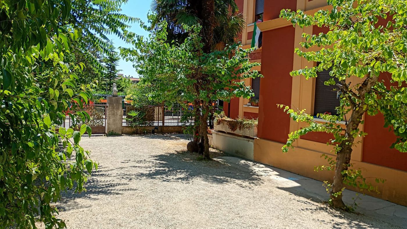 Stabile/Palazzo con giardino a Pescara