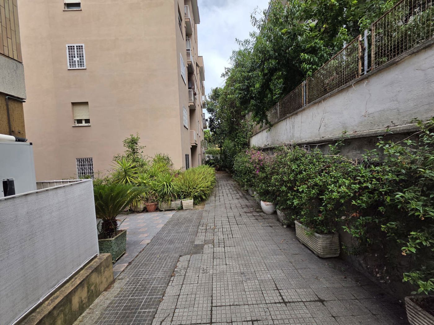 Quadrilocale da ristrutturare a Roma