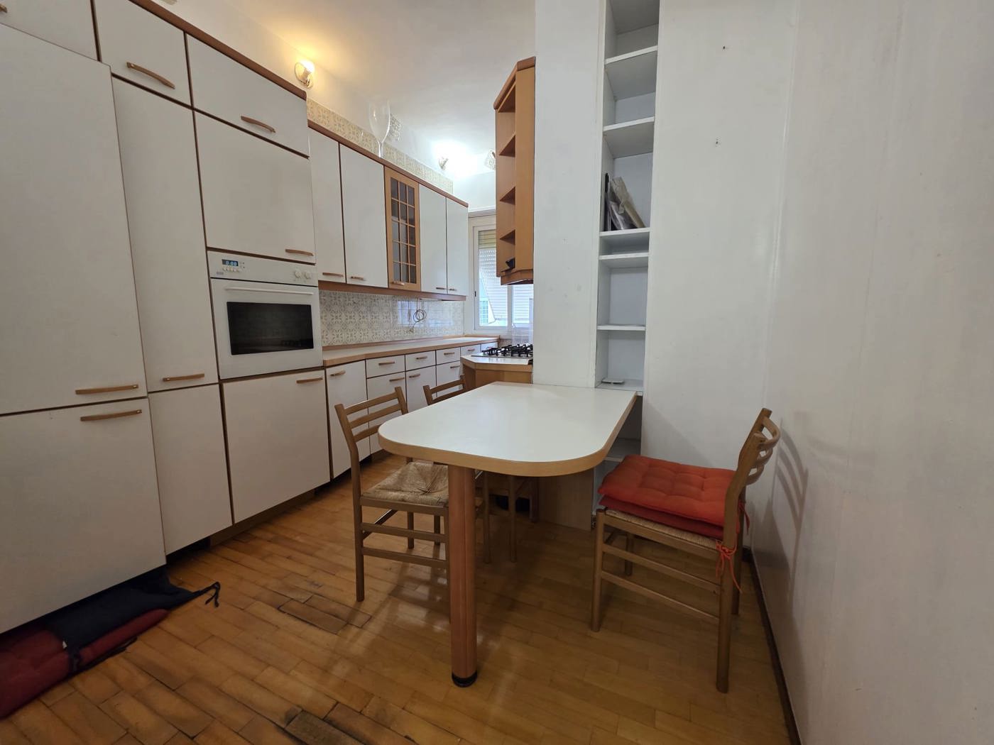 Quadrilocale da ristrutturare a Roma