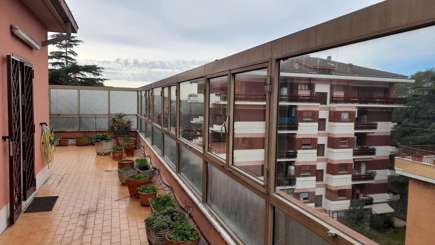 Attico da ristrutturare a Roma