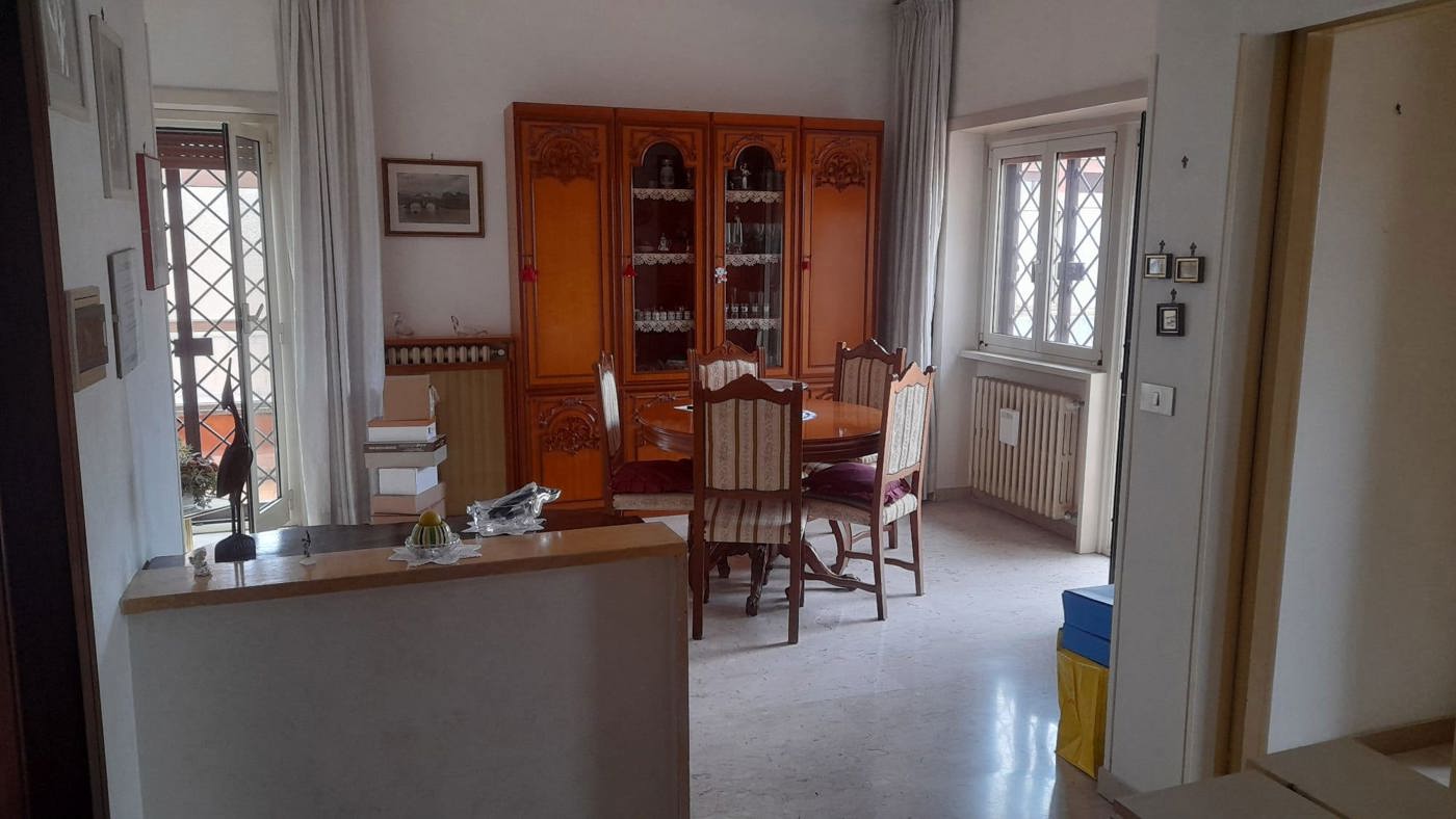 Attico da ristrutturare a Roma