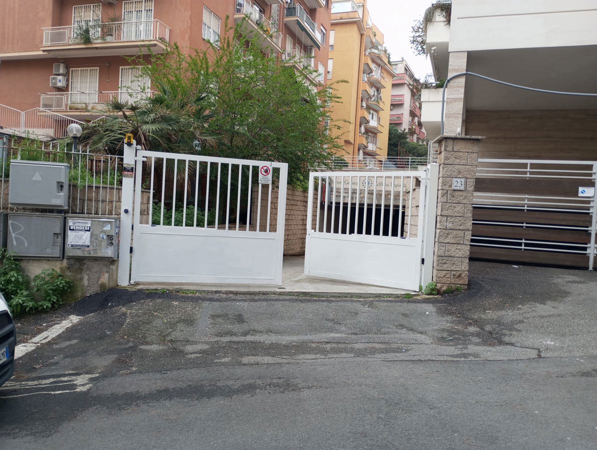 Box/Garage 22mq in affitto a Roma