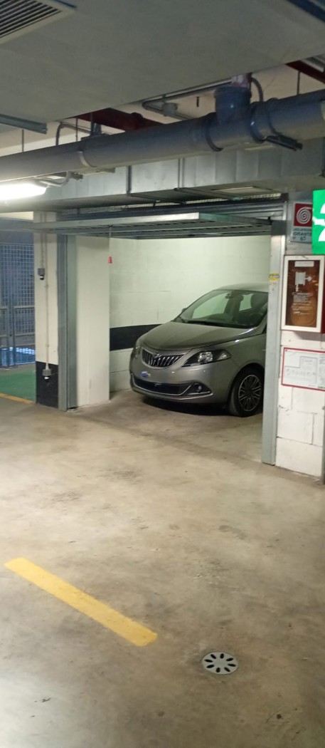 Box/Garage 18mq in vendita a Roma