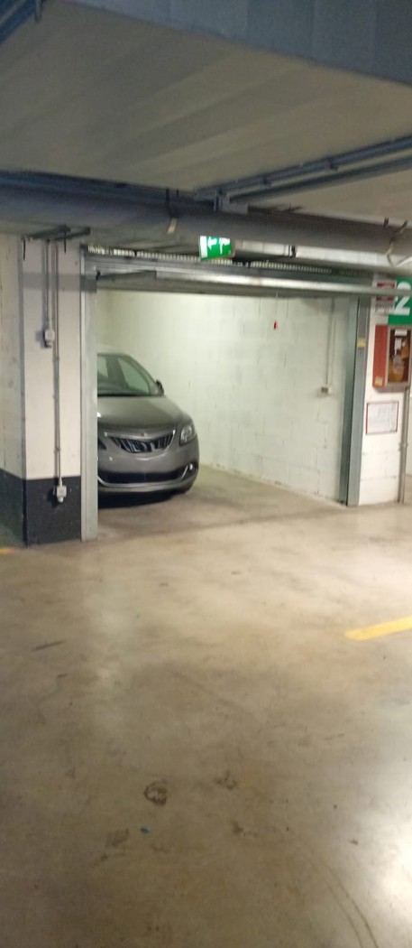 Box/Garage 18mq in vendita a Roma