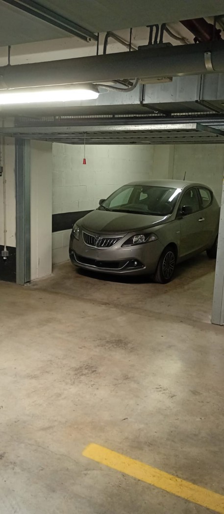 Box/Garage 18mq in vendita a Roma