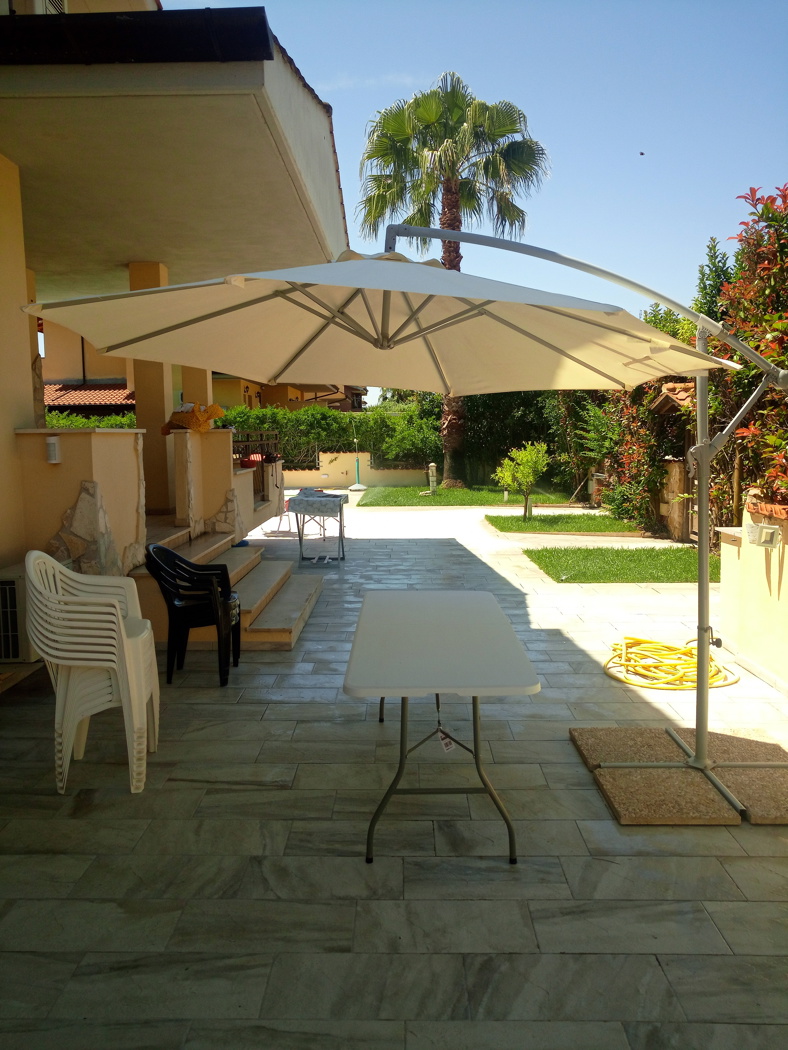 Villa con giardino a Sabaudia