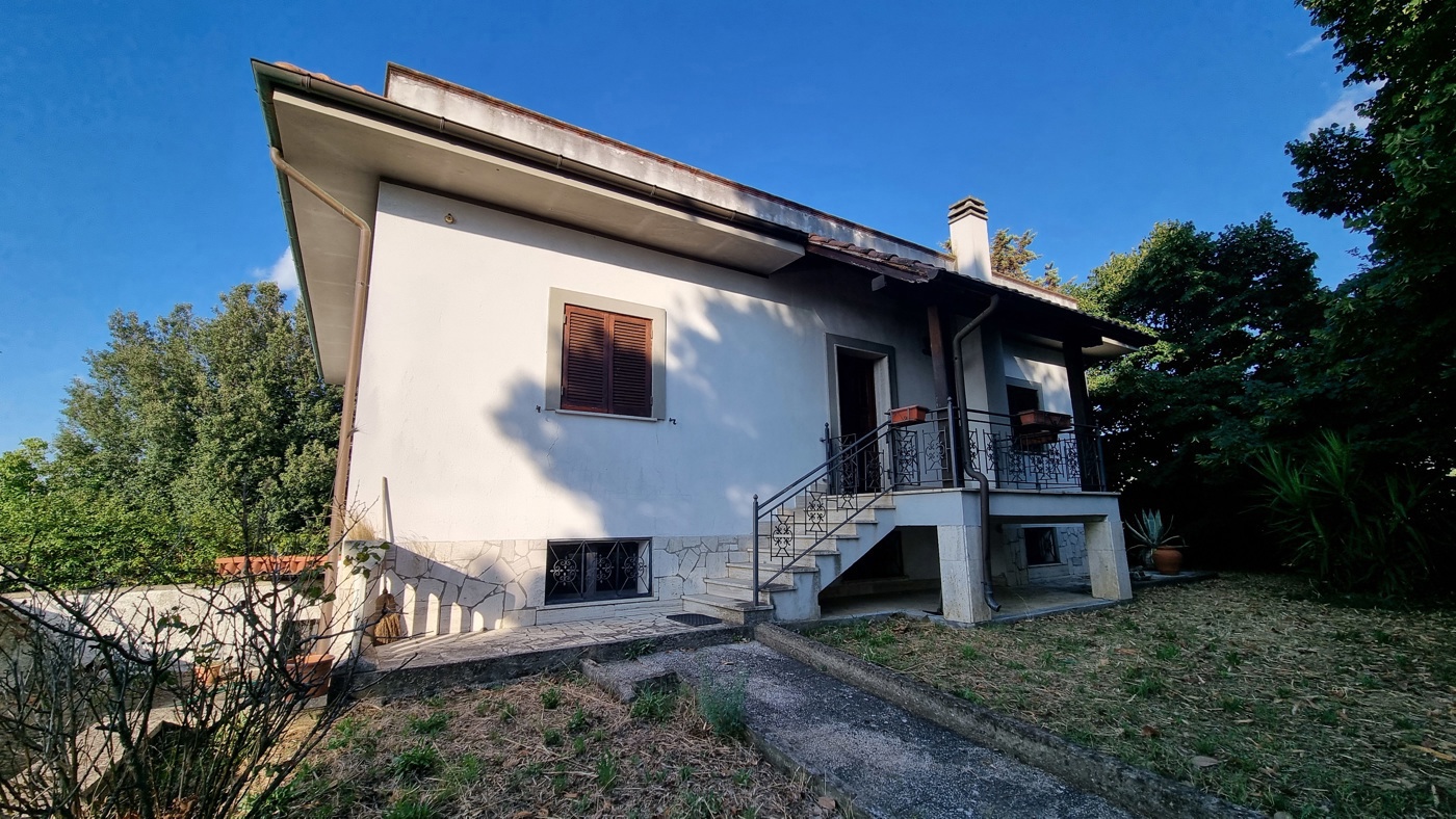 Villa con giardino a Gallicano nel Lazio