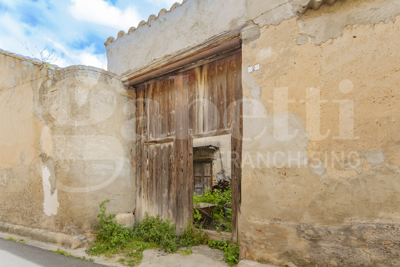 Magazzino in vendita a Monserrato