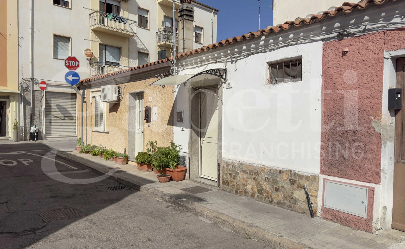 Monolocale con giardino a Olbia