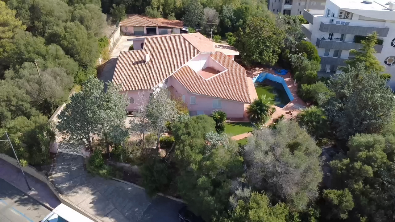 Villa con giardino a Olbia