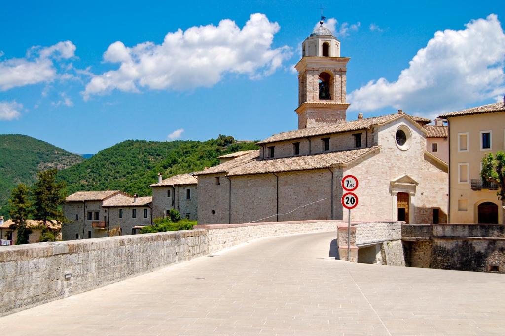 Casa indipendente ristrutturata a Sellano