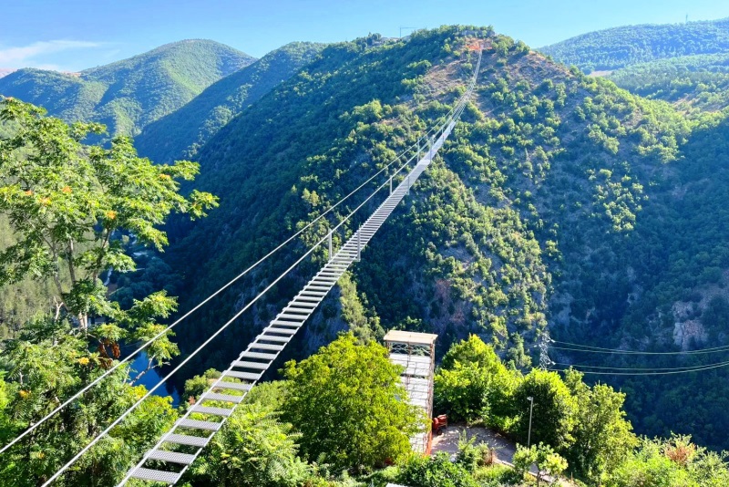 Negozio in affitto a Sellano