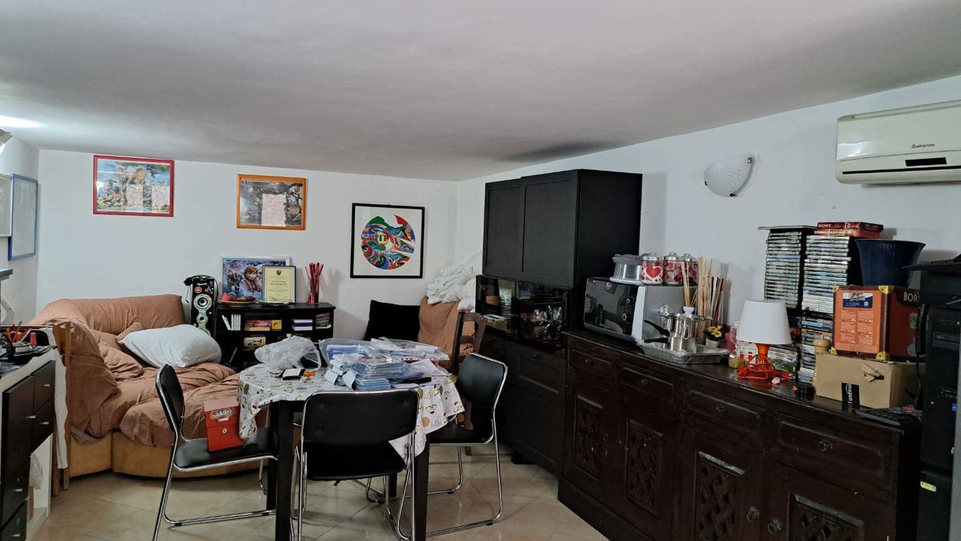 Box/Garage 30mq in vendita a Roma