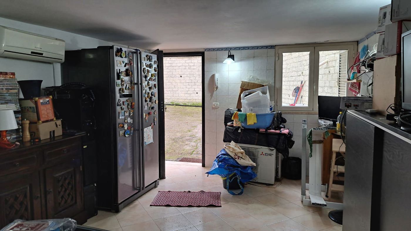 Box/Garage 30mq in vendita a Roma