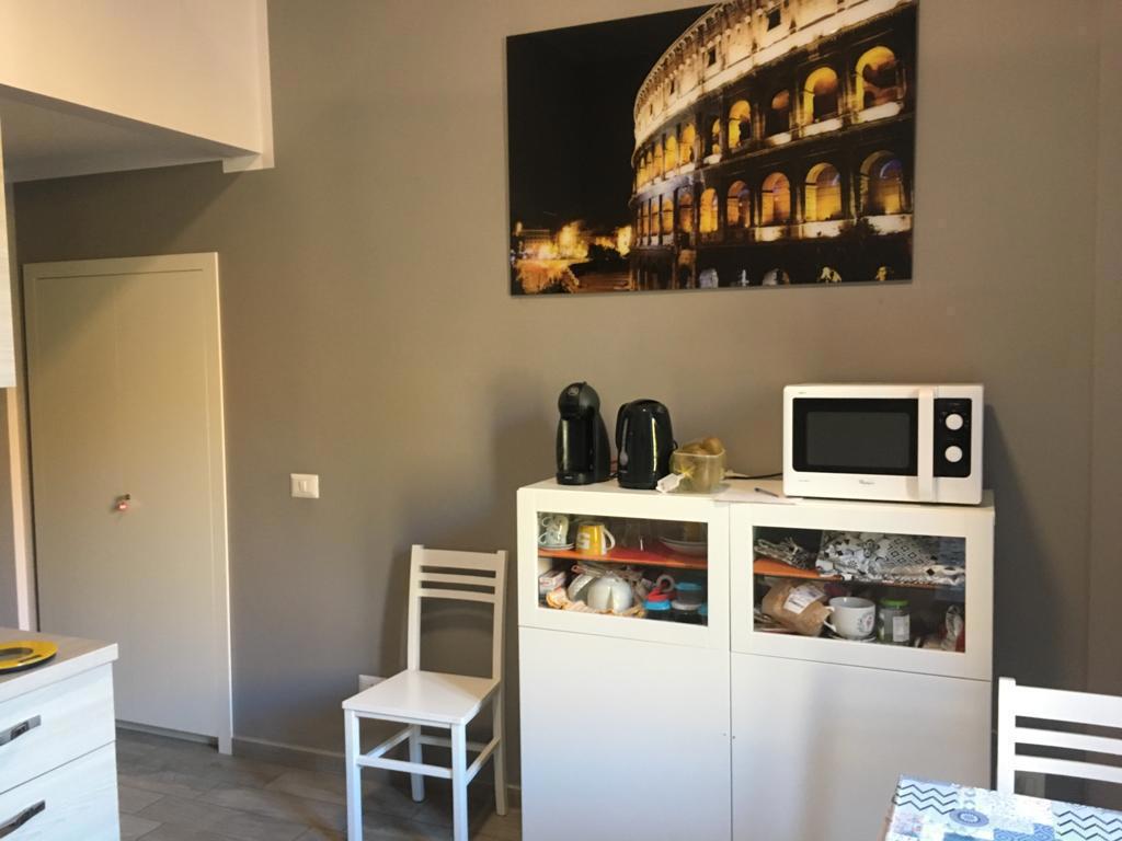 Monolocale arredato in affitto a Roma