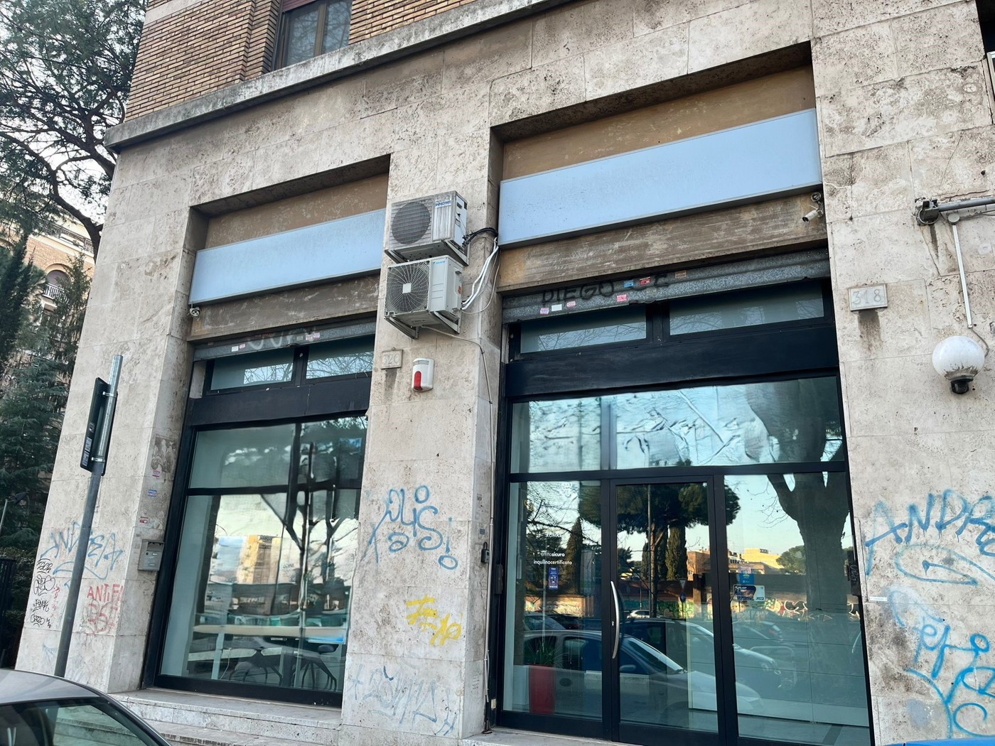 Negozio in affitto a Roma