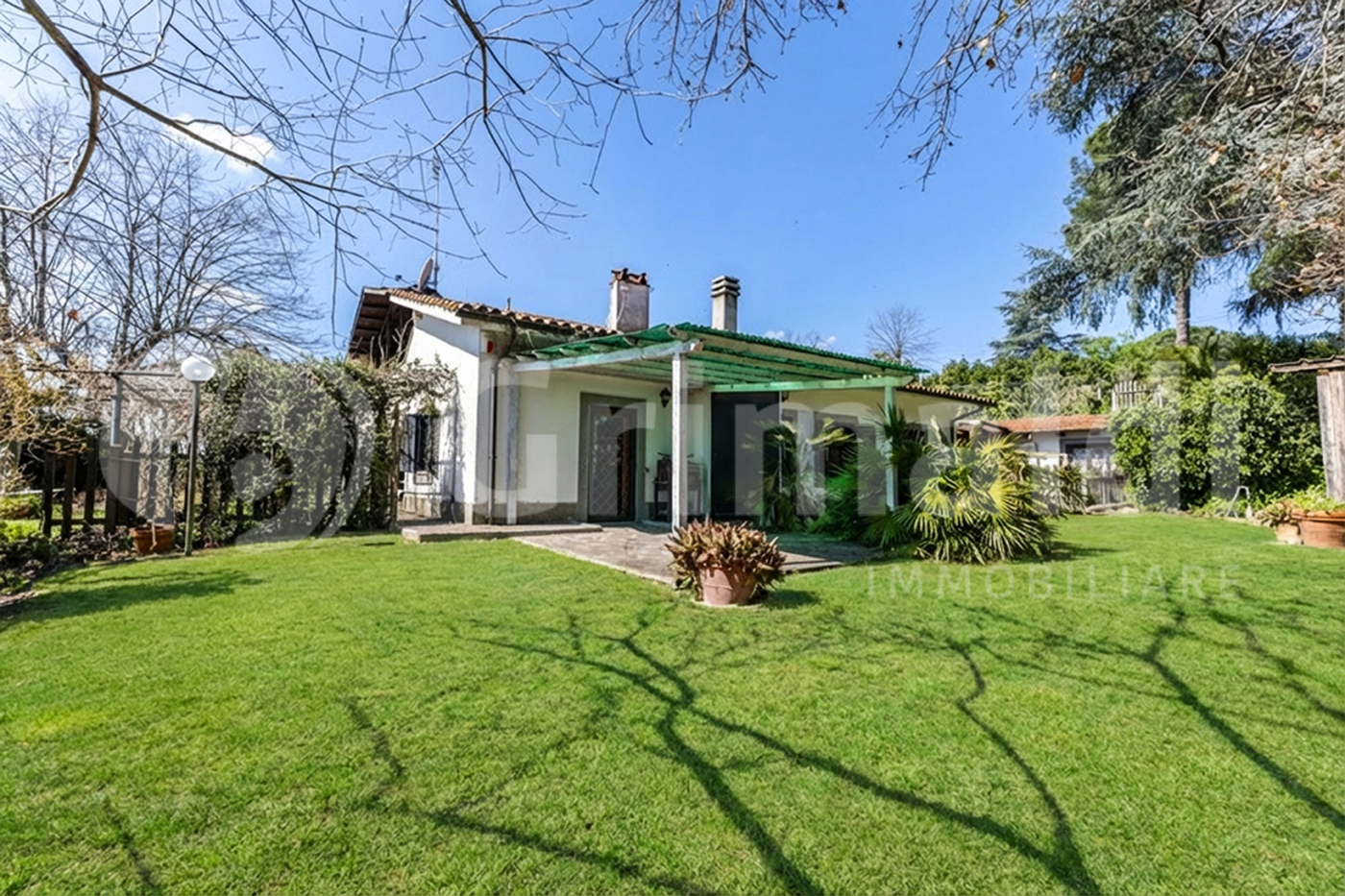 Villa con giardino a Roma
