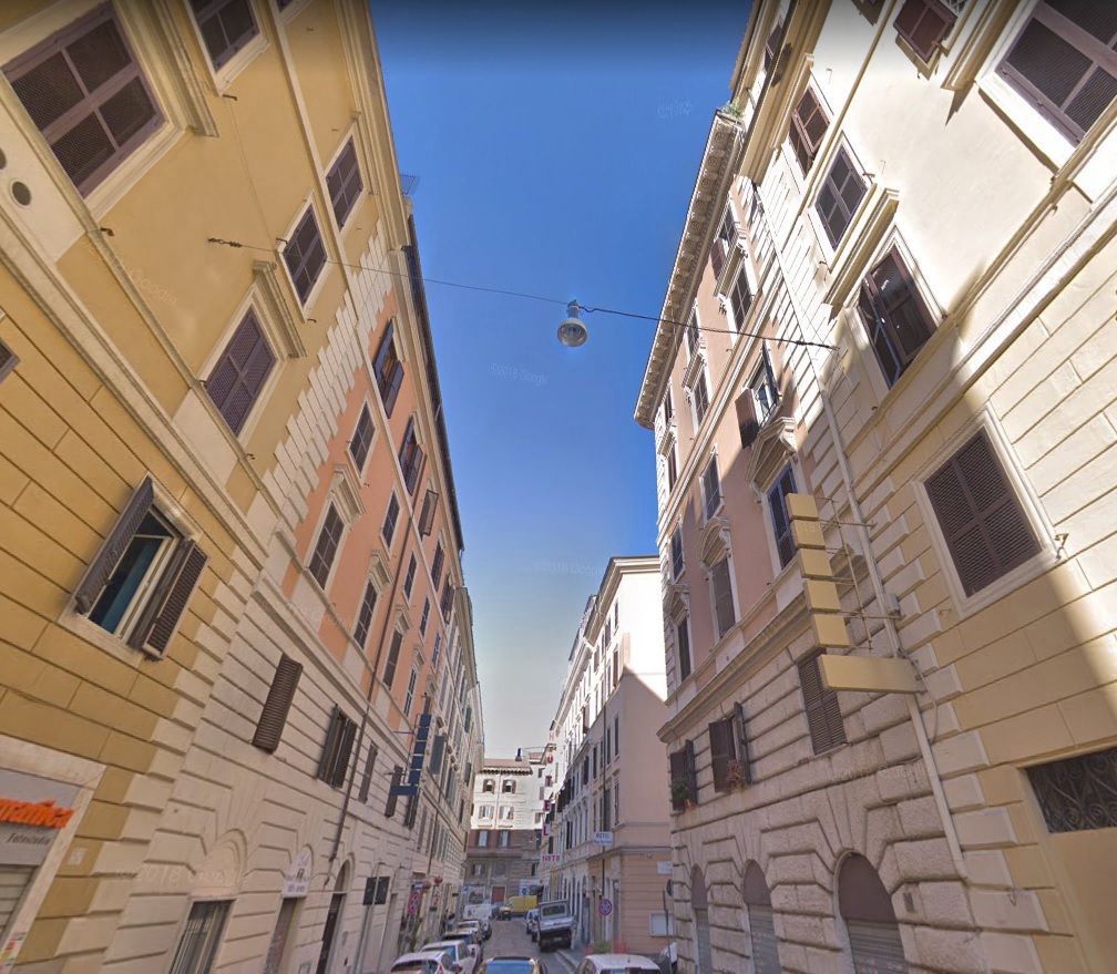 Attico arredato in affitto a Roma