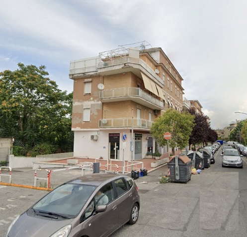 Negozio in affitto a Roma