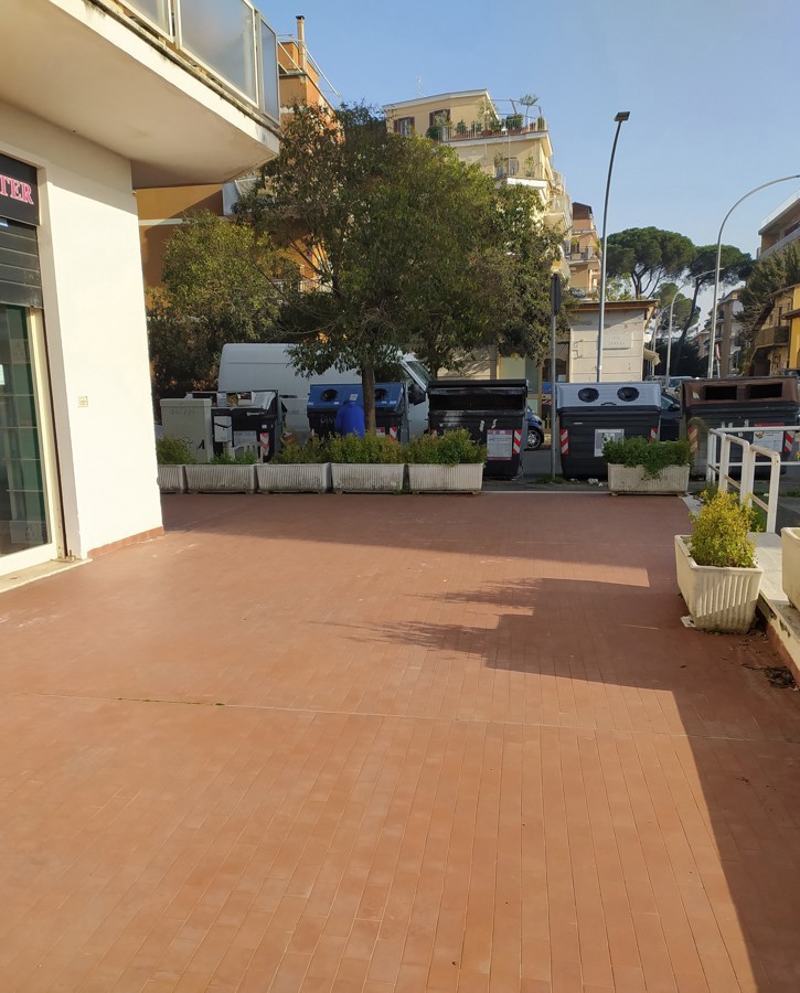 Negozio in affitto a Roma