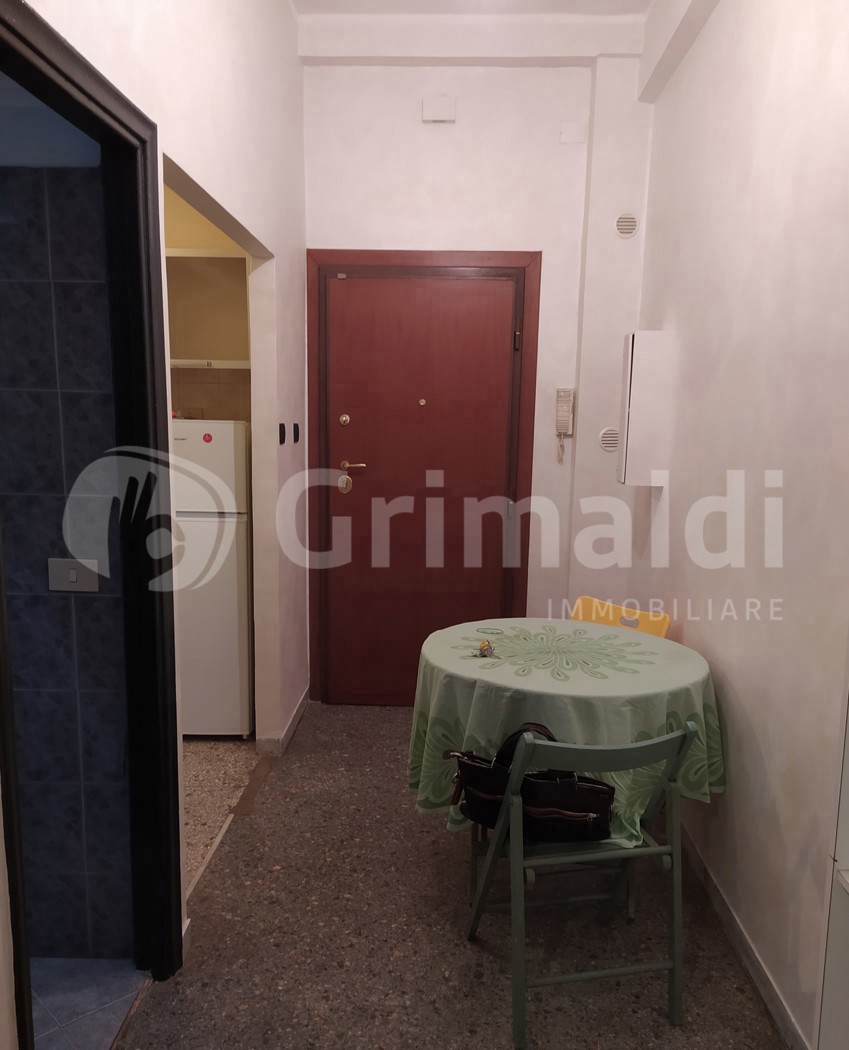 Monolocale arredato in affitto a Roma