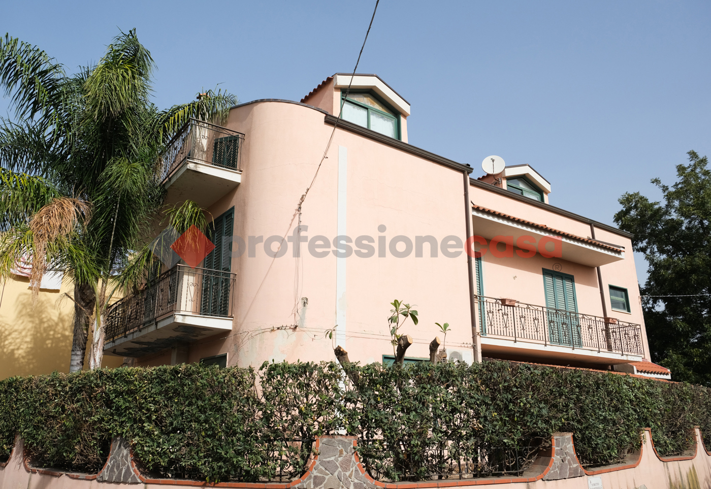 Casa indipendente con giardino a Barcellona Pozzo di Gotto