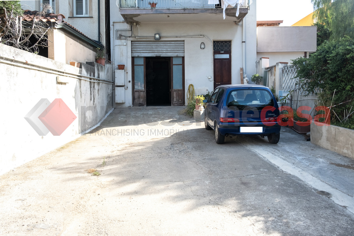 Box/Garage 33mq in vendita a Milazzo