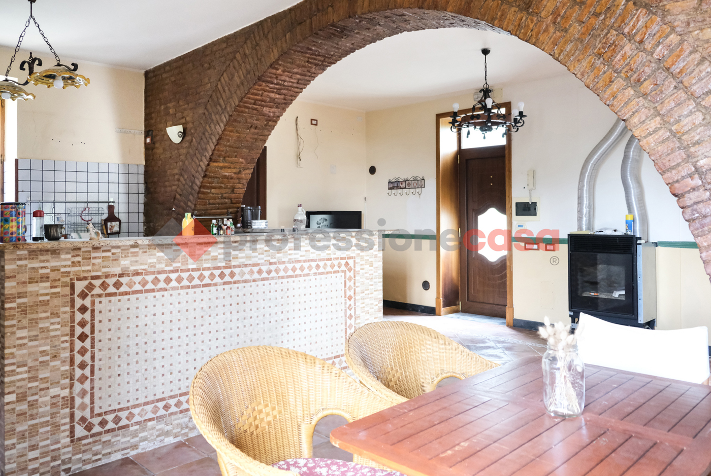 Casa indipendente con box a Monforte San Giorgio