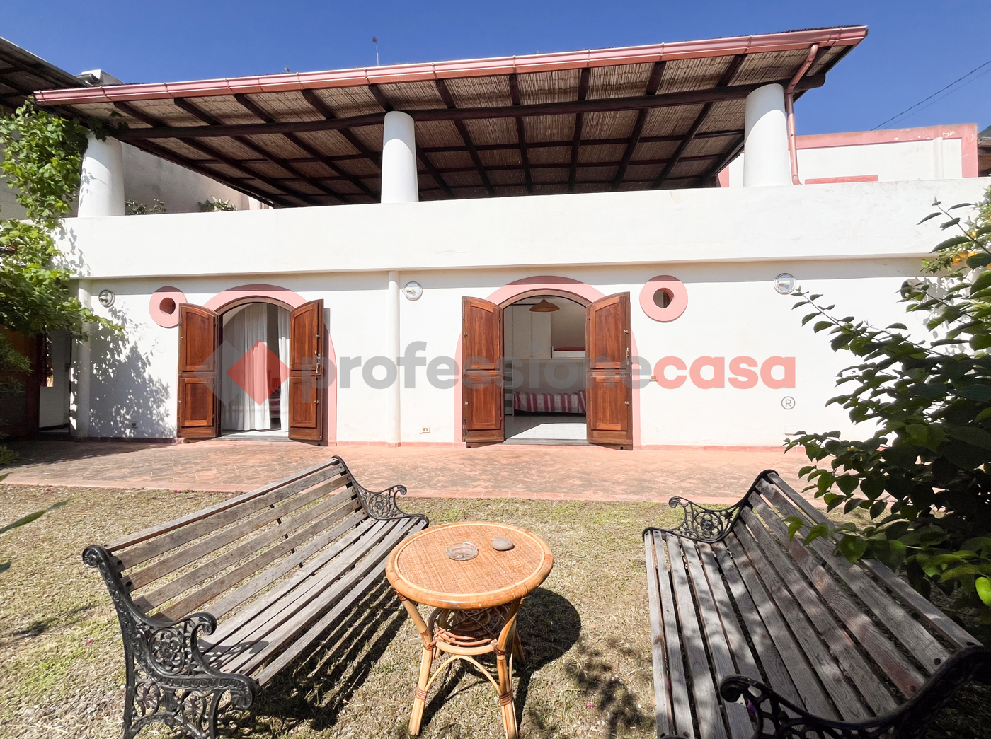 Villa con giardino a Santa Marina Salina
