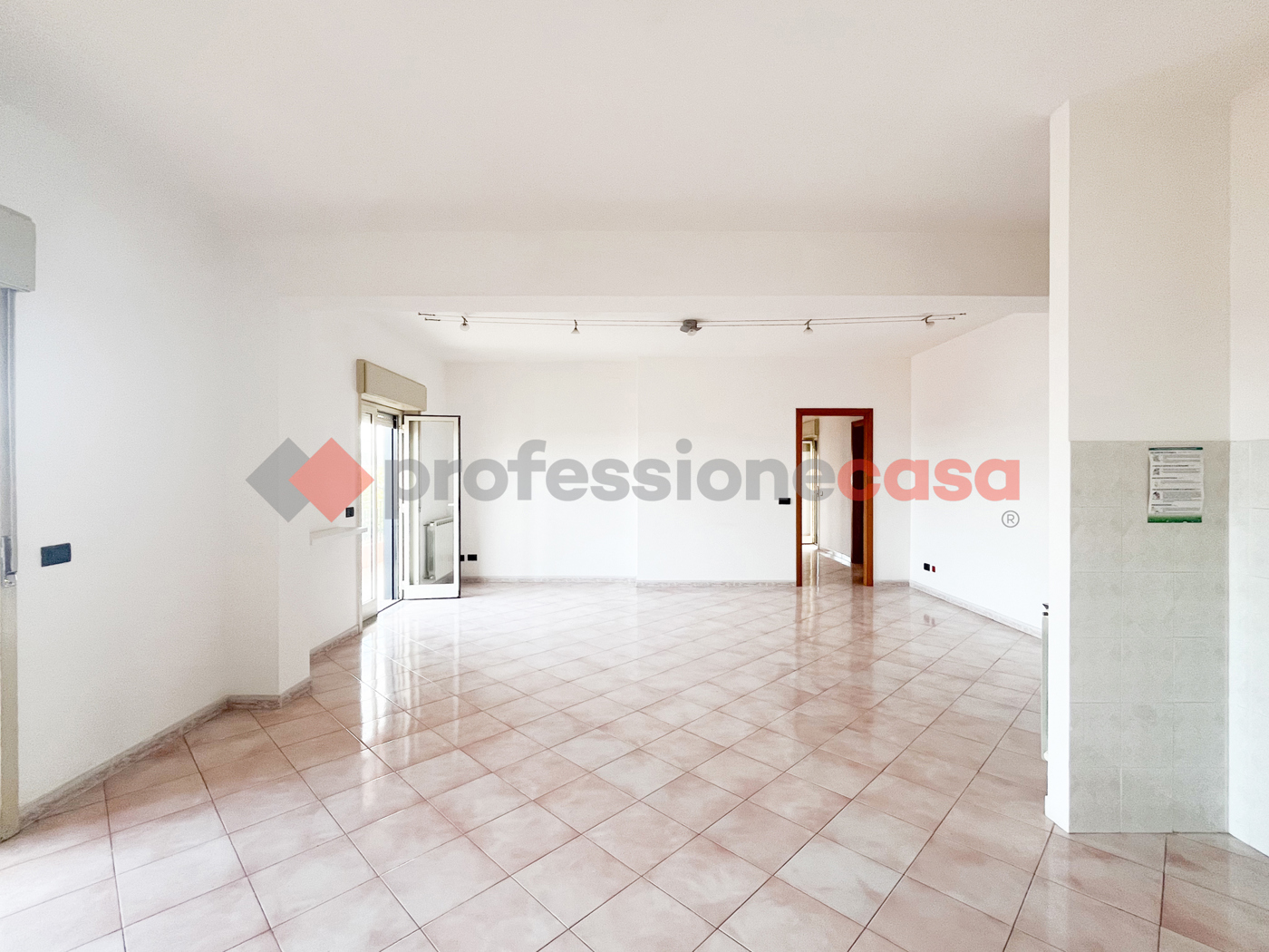 Quadrilocale con box a Pace del Mela