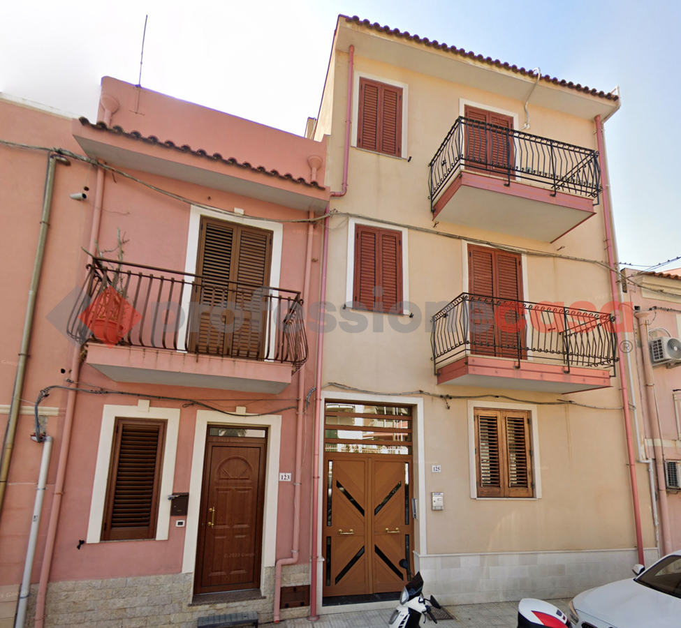 Quadrilocale arredato in affitto a Milazzo