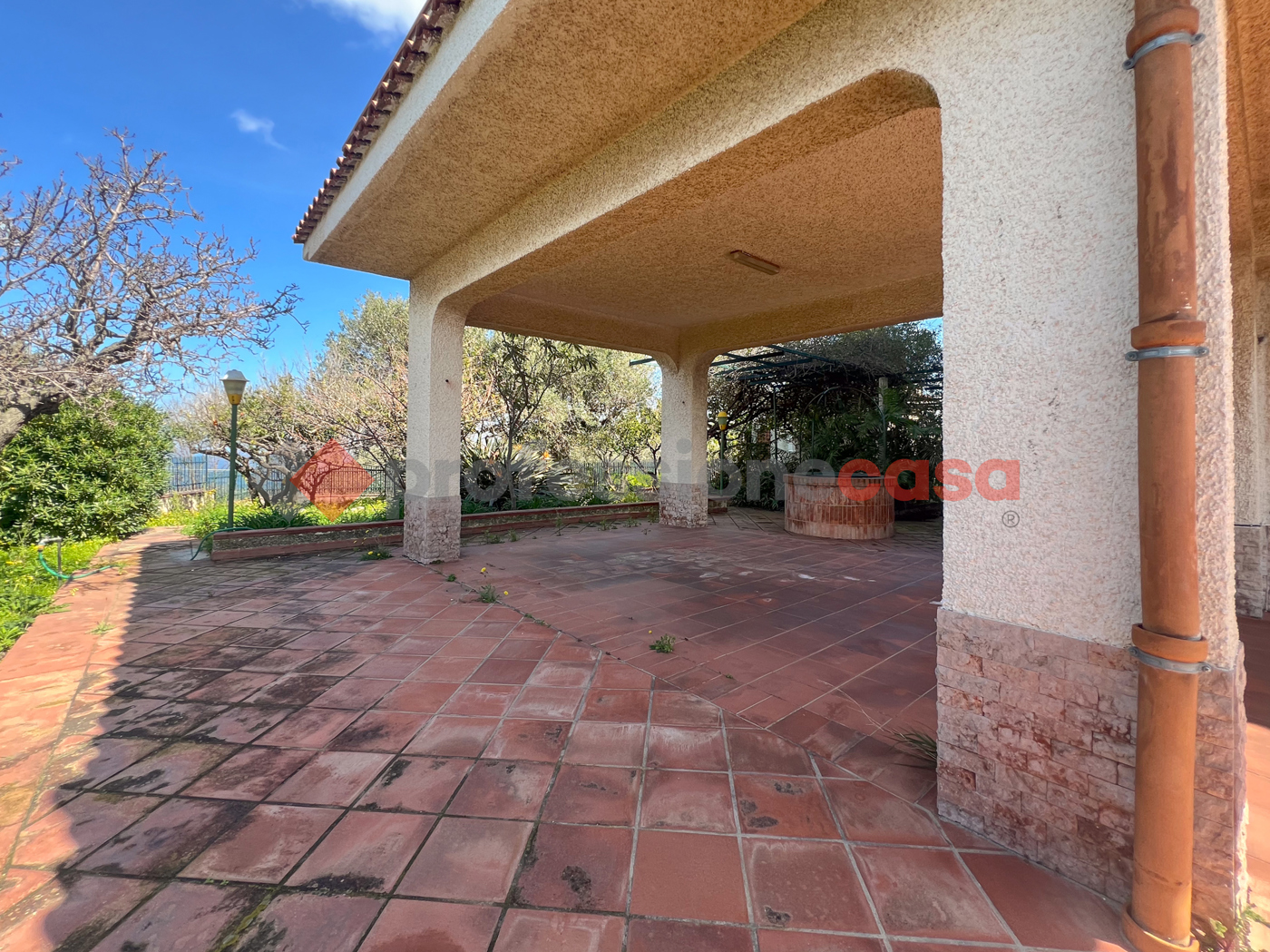 Casa indipendente con giardino a Spadafora