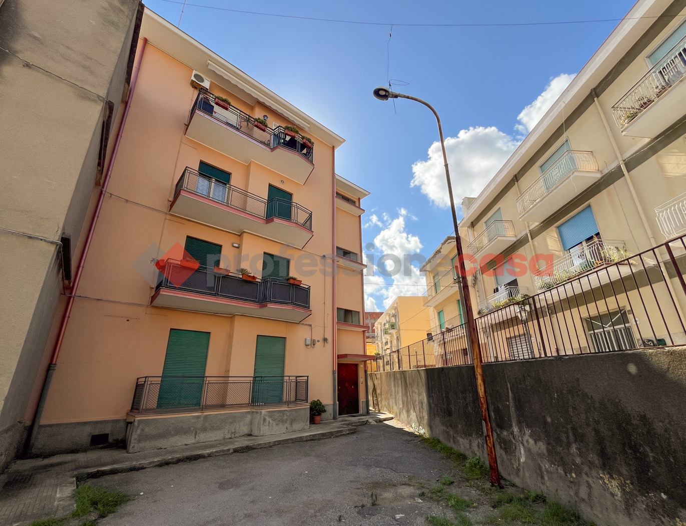 Quadrilocale in vendita a Barcellona Pozzo di Gotto