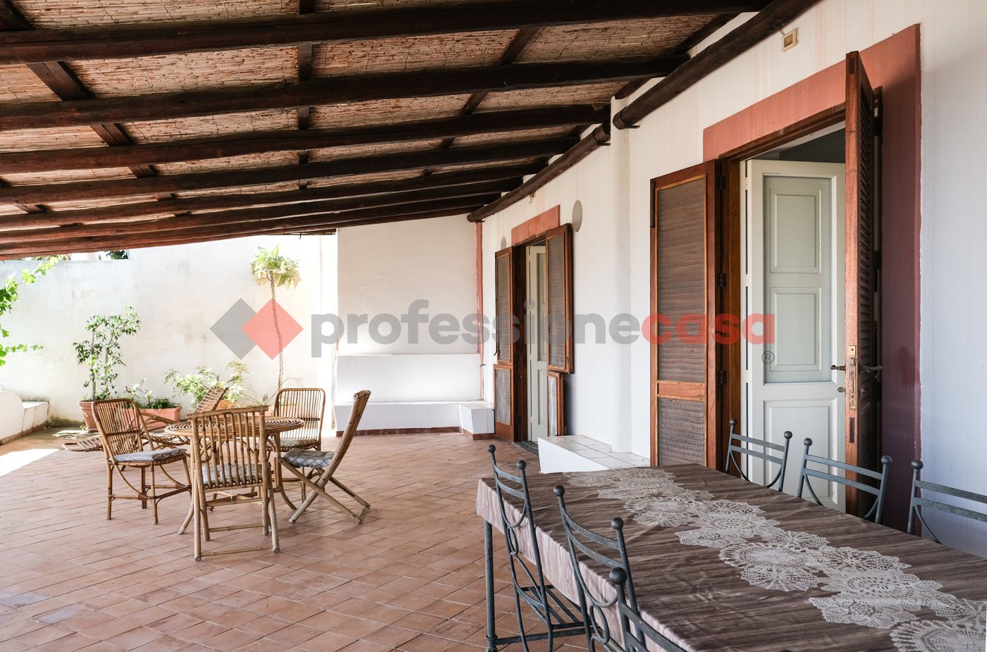 Villa con giardino a Santa Marina Salina